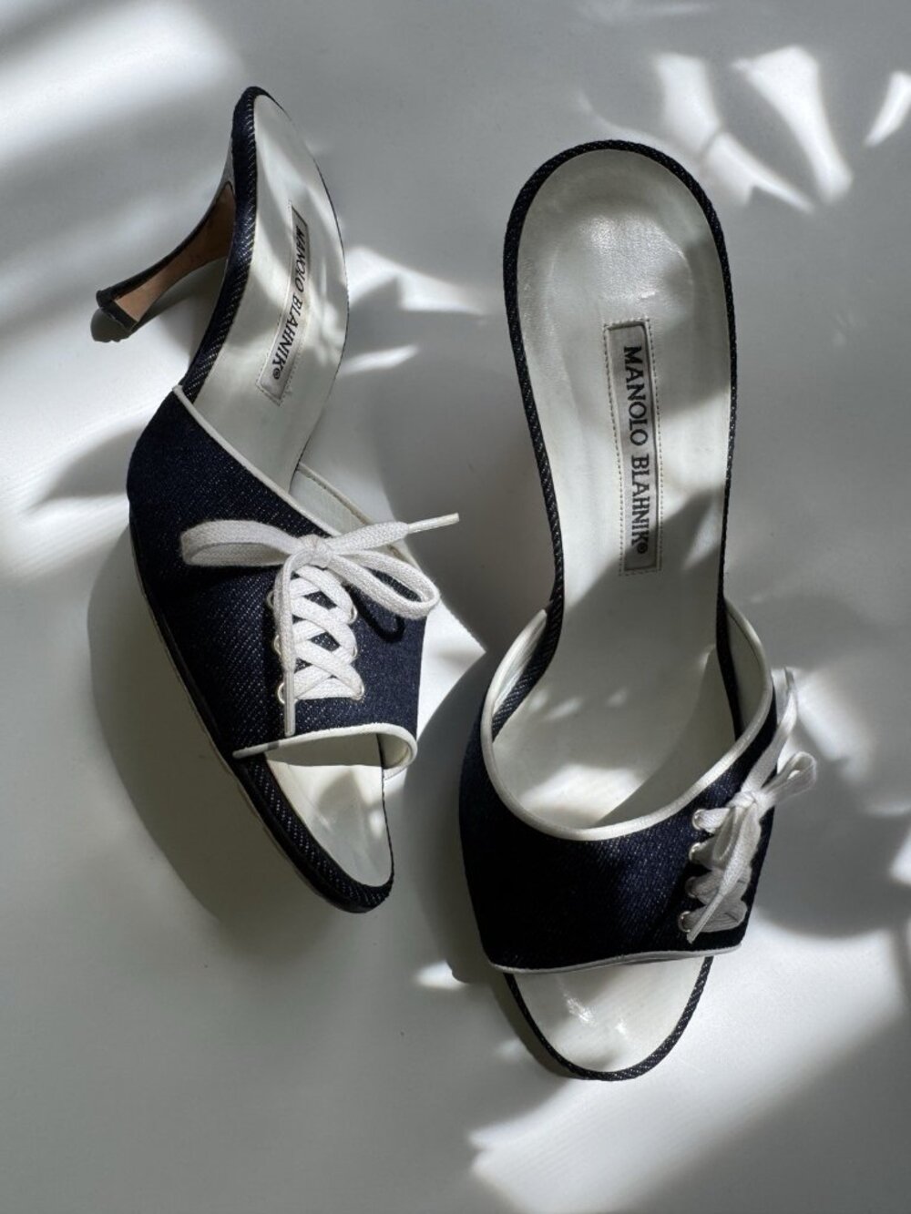 Vintage Manolo Blahnik Denim Lace Up Mules Size 38 Sandals Heels Y2K Bow Blue - Picture 2 of 11